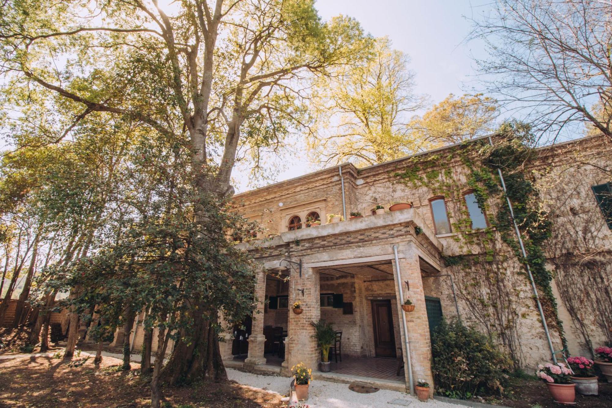 Hotel The Baron'S Estate Torre de' Passeri Exterior foto