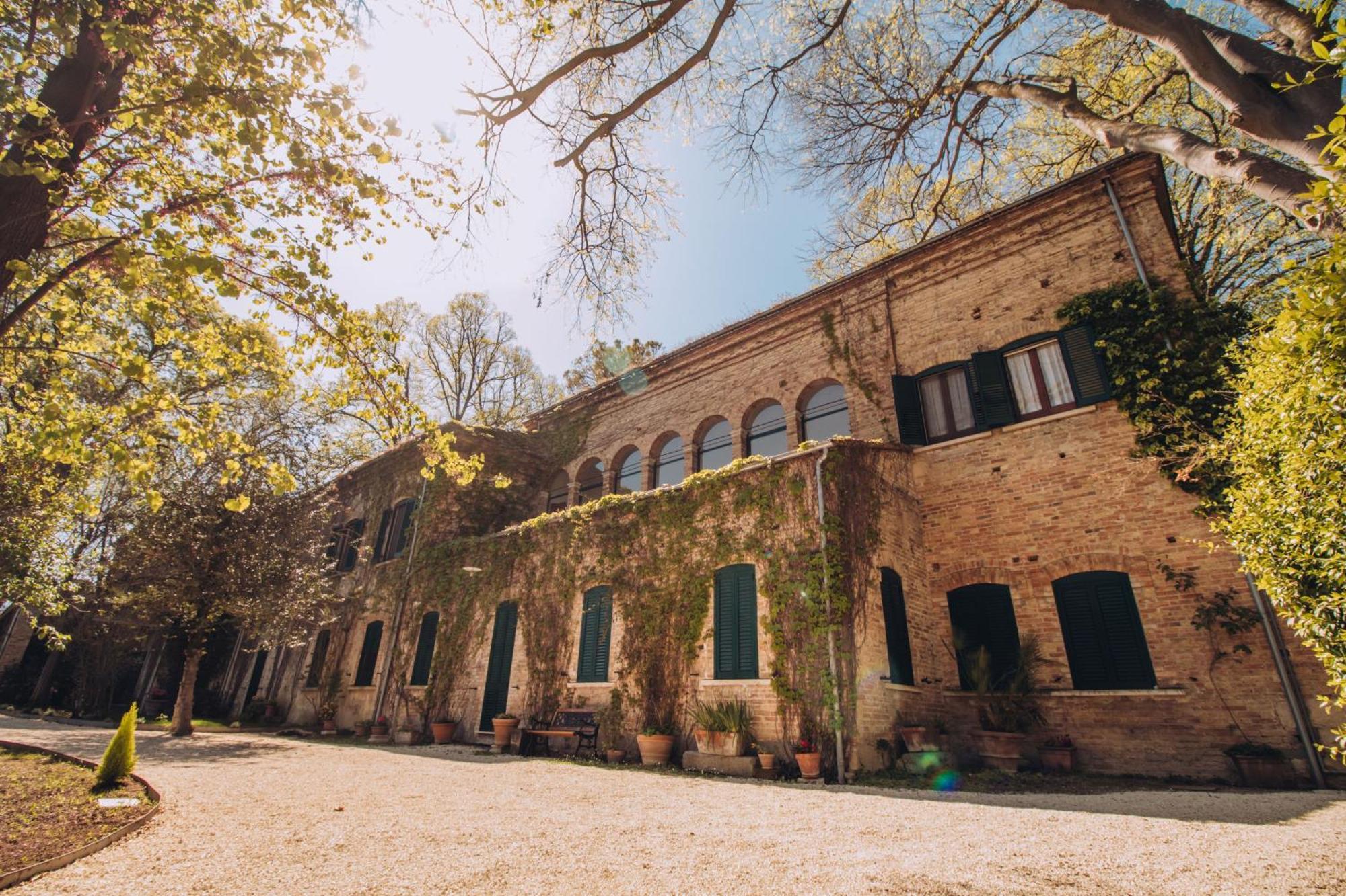 Hotel The Baron'S Estate Torre de' Passeri Exterior foto